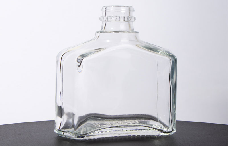 Why to use cosmetics glass bottle packing?